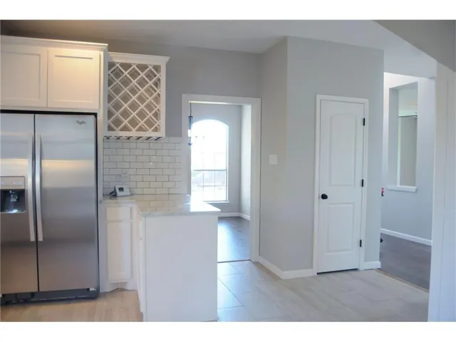 $2,400 | 923 Felicia Lane, Arlington, TX 76017