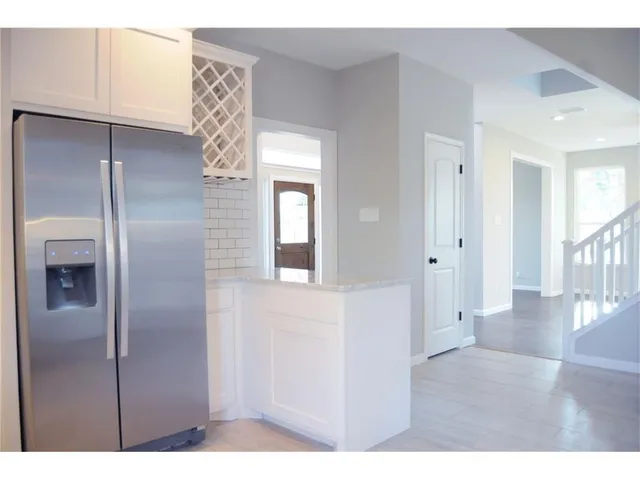 $2,400 | 923 Felicia Lane, Arlington, TX 76017