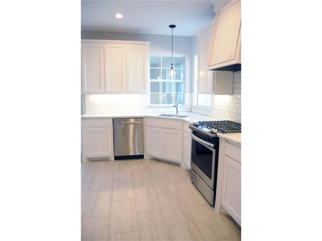 $2,400 | 923 Felicia Lane, Arlington, TX 76017