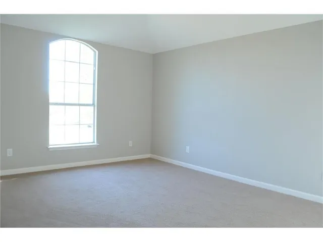 $2,400 | 923 Felicia Lane, Arlington, TX 76017