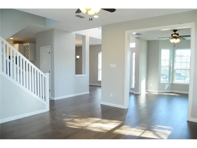 $2,400 | 923 Felicia Lane, Arlington, TX 76017