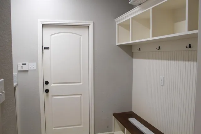 $2,400 | 923 Felicia Lane, Arlington, TX 76017