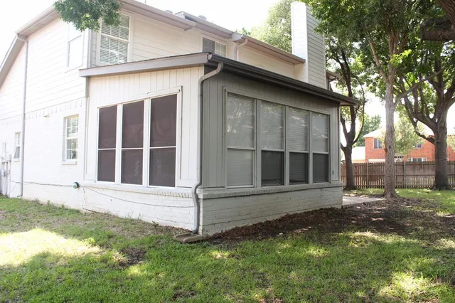 $2,400 | 923 Felicia Lane, Arlington, TX 76017