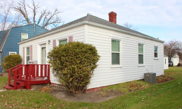 $152,500 | 118 Crocker Avenue North, Thief River Falls, MN 56701