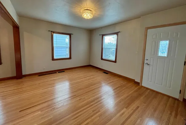 $152,500 | 118 Crocker Avenue North, Thief River Falls, MN 56701