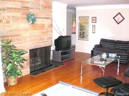 3958 Terrybrook Road West Bloomfield, MI 48322 - Photo 2 of 6 LIVING RM WITH FIREPLACE