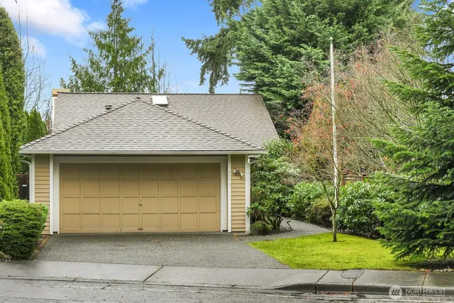 $915,000 | 20310 Hollyhills Drive Northeast, Bothell, WA 98011