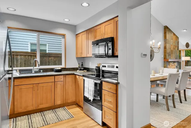 $915,000 | 20310 Hollyhills Drive Northeast, Bothell, WA 98011