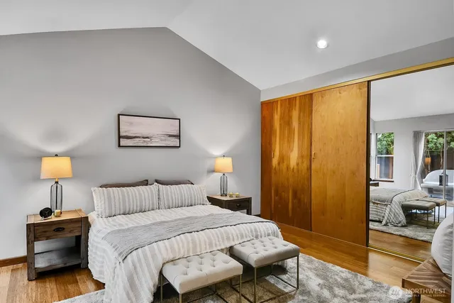 $915,000 | 20310 Hollyhills Drive Northeast, Bothell, WA 98011