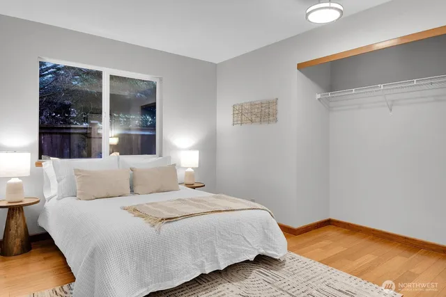 $915,000 | 20310 Hollyhills Drive Northeast, Bothell, WA 98011