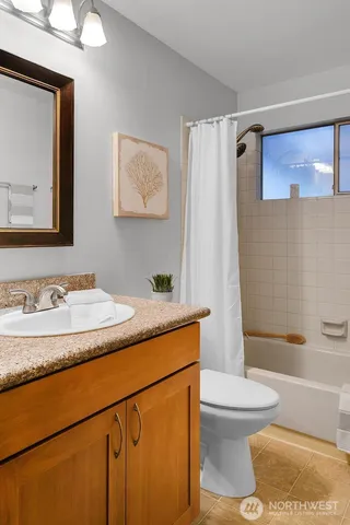 $915,000 | 20310 Hollyhills Drive Northeast, Bothell, WA 98011