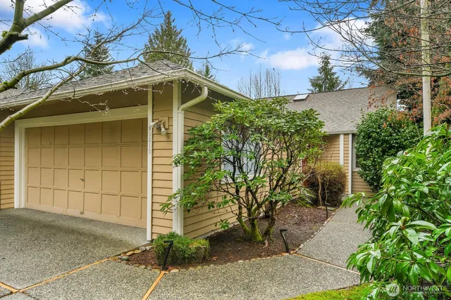 $915,000 | 20310 Hollyhills Drive Northeast, Bothell, WA 98011