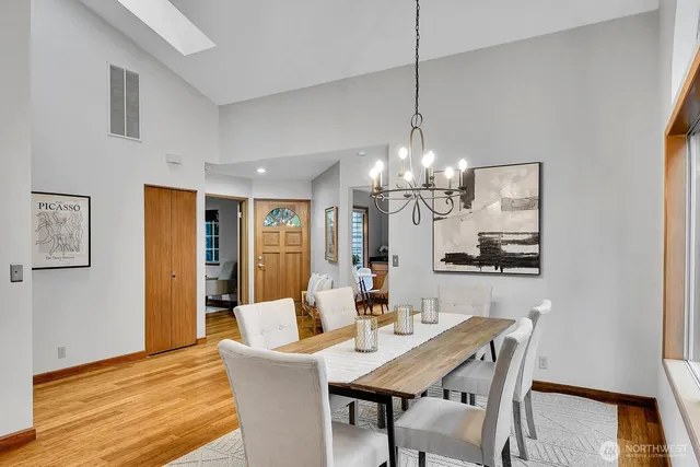 $915,000 | 20310 Hollyhills Drive Northeast, Bothell, WA 98011