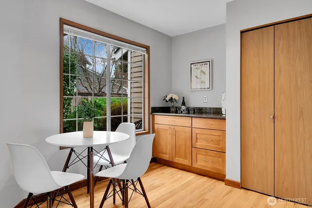 $915,000 | 20310 Hollyhills Drive Northeast, Bothell, WA 98011