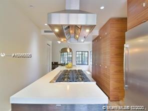 2655 Pine Tree Drive Miami Beach, FL 33140 - Photo 7 of 11