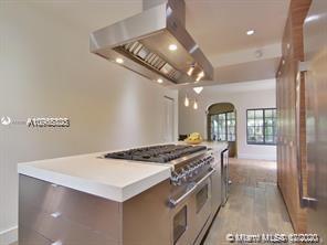 2655 Pine Tree Drive Miami Beach, FL 33140 - Photo 8 of 11