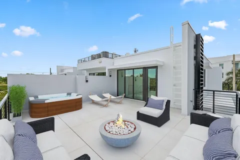 $3,325,000 | 204 Osceola Park Lane, Delray Beach, FL 33483