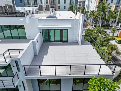 $3,325,000 | 204 Osceola Park Lane, Delray Beach, FL 33483