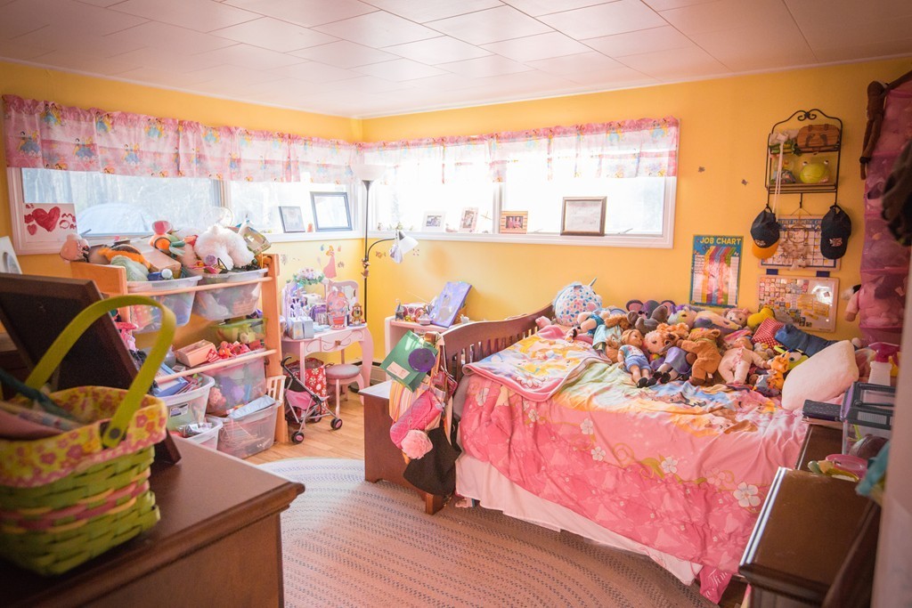 9 Duval Road Dudley, MA 01571 - Photo 8 of 12 Gallery Image 8