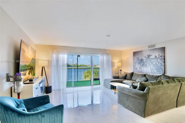 $2,800 | 605 Ives Dairy Road, Unit 3057, Miami, FL 33179