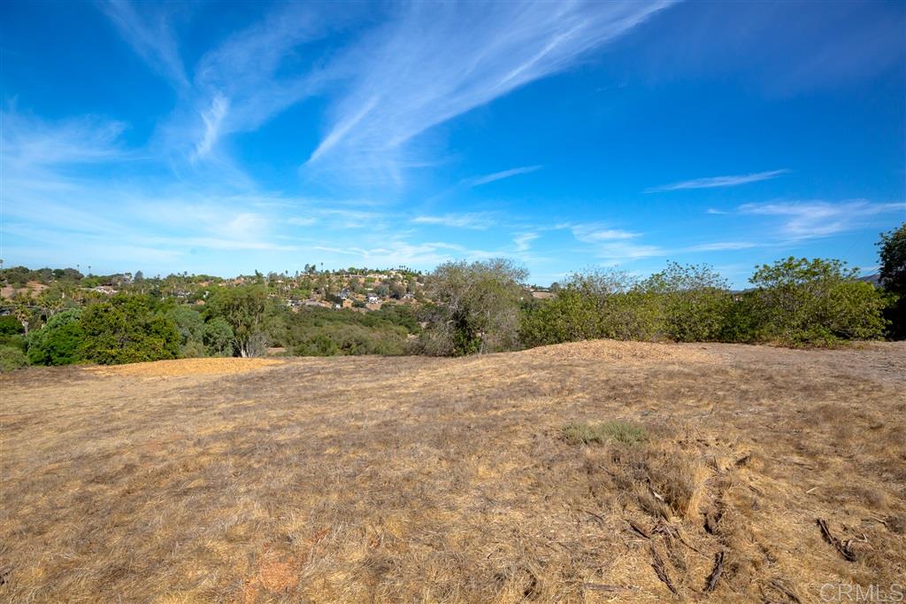 1653 Lone Oak Road Vista, CA 92084 - Photo 2 of 10 Gallery Image 2