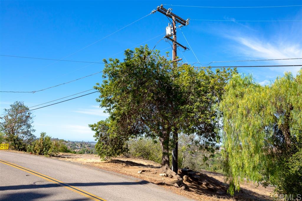 1653 Lone Oak Road Vista, CA 92084 - Photo 7 of 10 Gallery Image 7