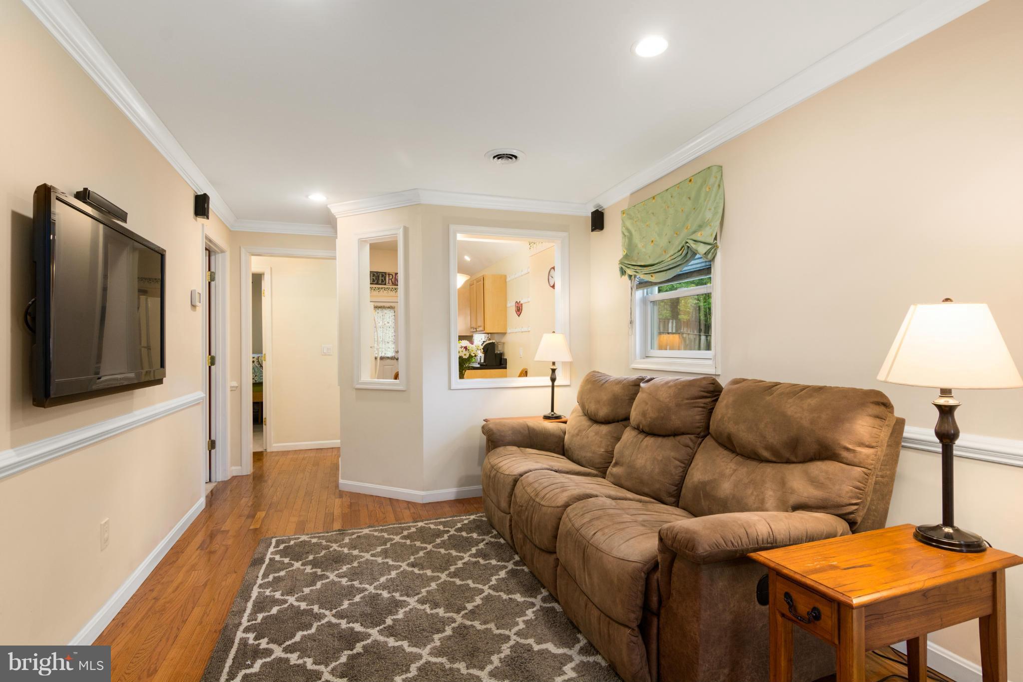 1719 Tacoma Road Edgewater, MD 21037 - Photo 10 of 27 Family Room