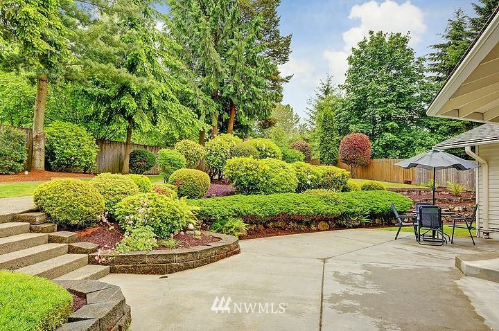 2012 Lincoln Circle Southeast Renton, WA 98055 - Photo 14 of 15