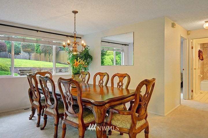 2012 Lincoln Circle Southeast Renton, WA 98055 - Photo 7 of 15