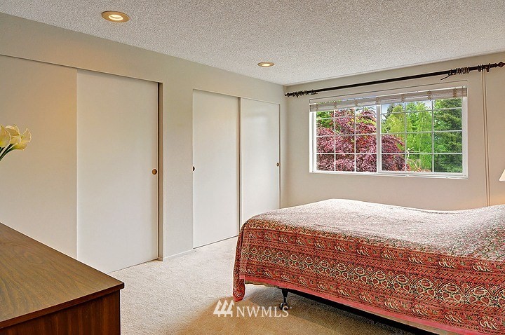 2012 Lincoln Circle Southeast Renton, WA 98055 - Photo 8 of 15
