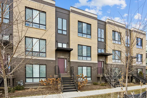 $509,000 | 2317 Alumni Drive, Schaumburg, IL 60173