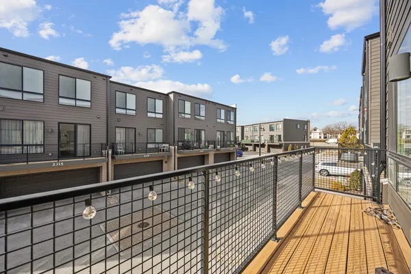 $509,000 | 2317 Alumni Drive, Schaumburg, IL 60173