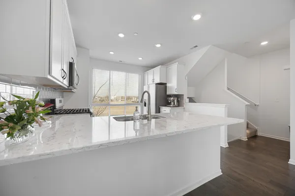 $509,000 | 2317 Alumni Drive, Schaumburg, IL 60173