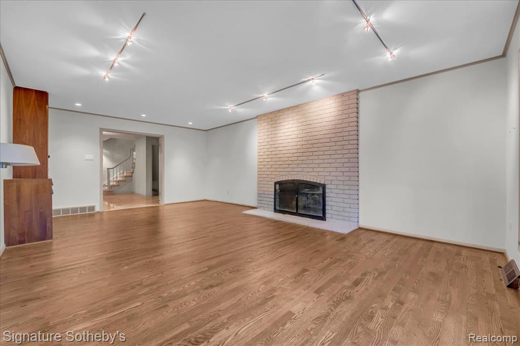 130 Denbar Road Bloomfield Hills, MI 48304 - Photo 3 of 31 Gallery Image 3