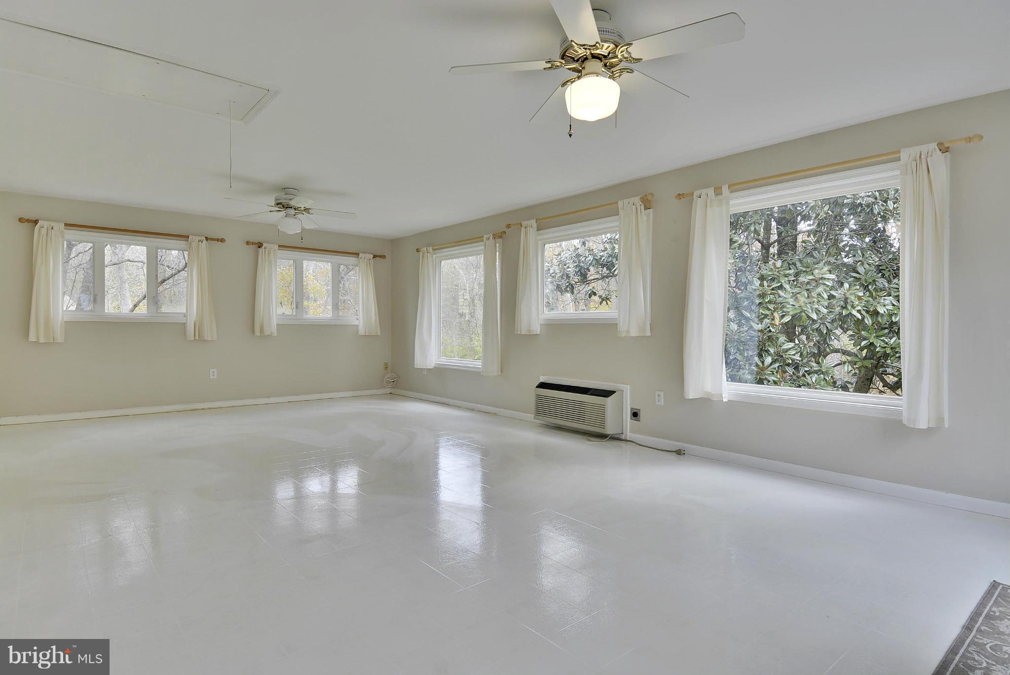 4402 Garrett Park Road Silver Spring, MD 20906 - Photo 12 of 30 Family Room