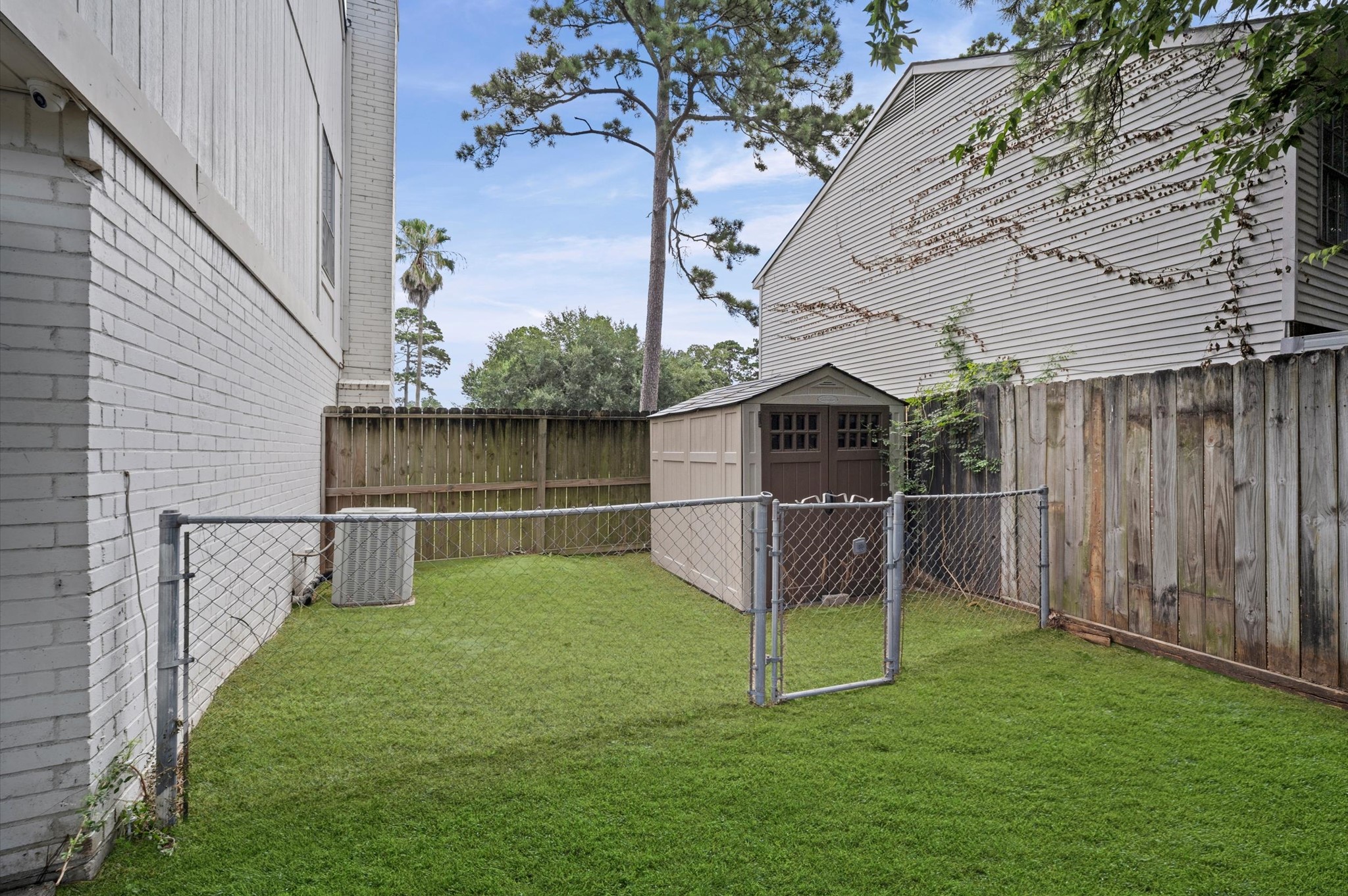 2715 Wood River Road Spring, TX 77373 - Photo 36 of 39 Perfect side fenced area for your pup!