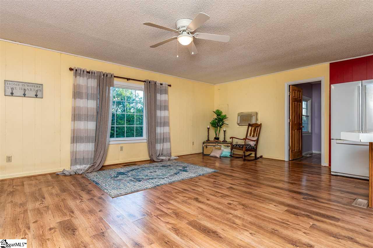 104 State Rd S-42-1526 Landrum, SC 29356 - Photo 3 of 19