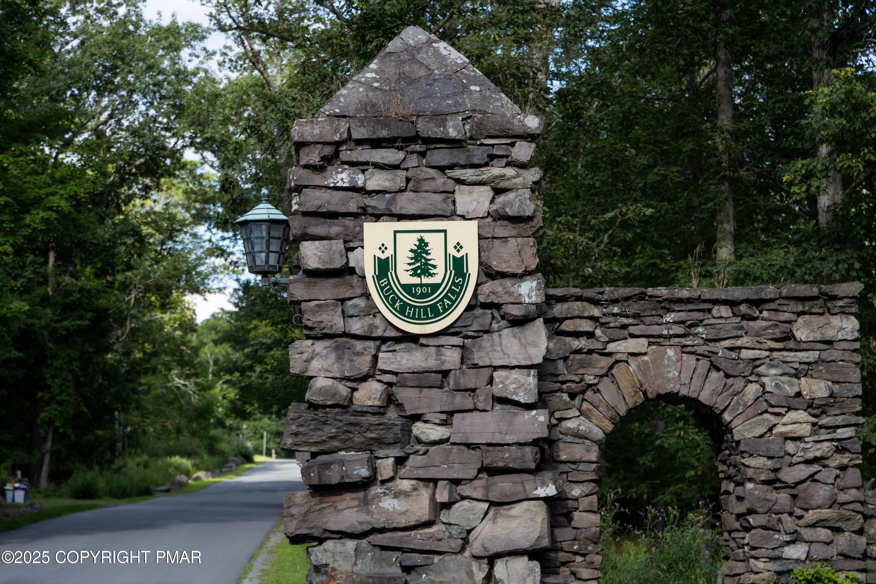 Creekside Road Canadensis, PA 18325 - Photo 9 of 23