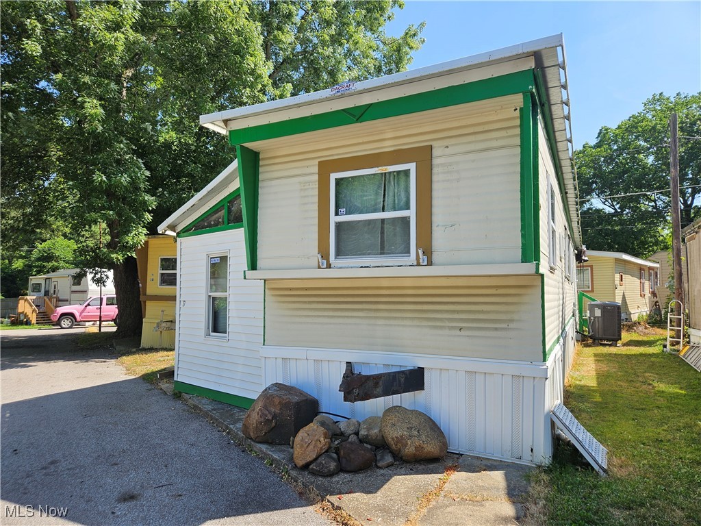 2305 East Waterloo Road, Unit 17 Akron, OH 44312 - Photo 2 of 23 Front view