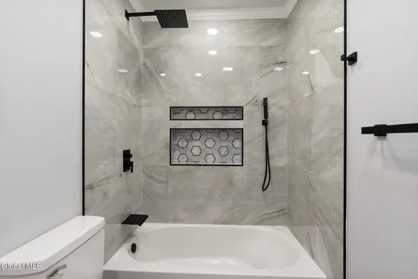 $309,900 | 121 County Highway 142A, Johnstown, NY 12095