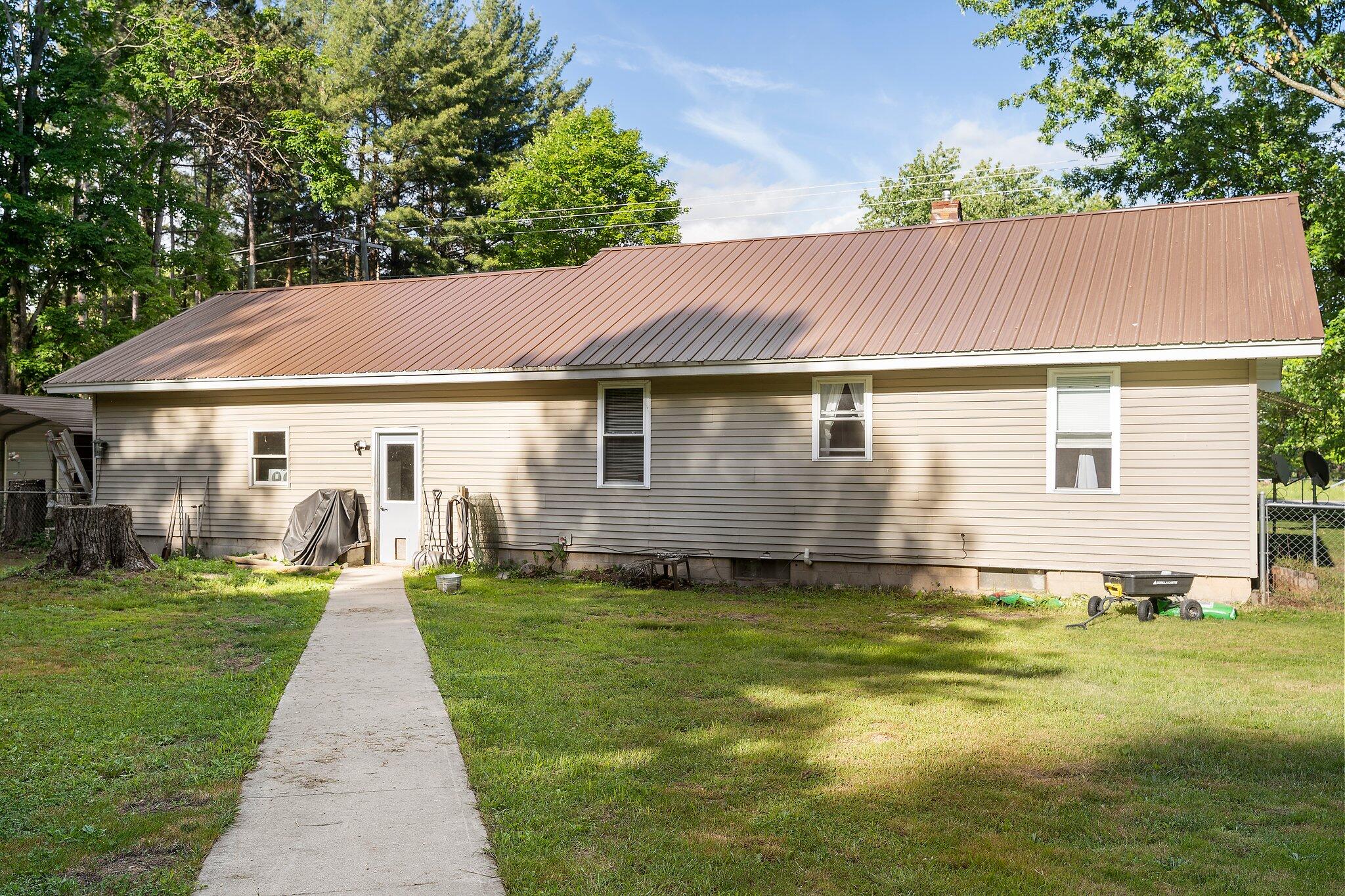 6953 South Lakola Road Reed City, MI 49677 - Photo 4 of 29 20-web-or-mls-DSC03570
