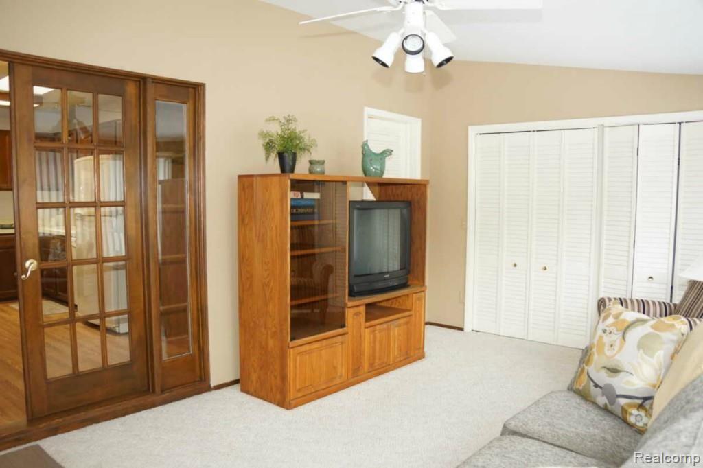 13620 Lenmoore Road Belleville, MI 48111 - Photo 20 of 38 Family room addition