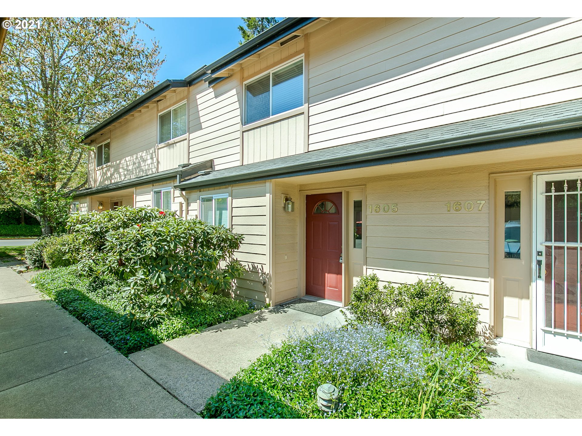 1605 Oak Patch Road Eugene, OR 97402 - Photo 2 of 20 Gallery Image 2