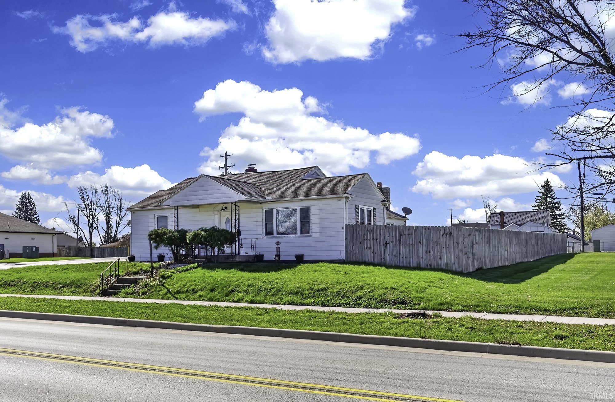 817 East Main Street Greentown, IN 46936 - Photo 1 of 35