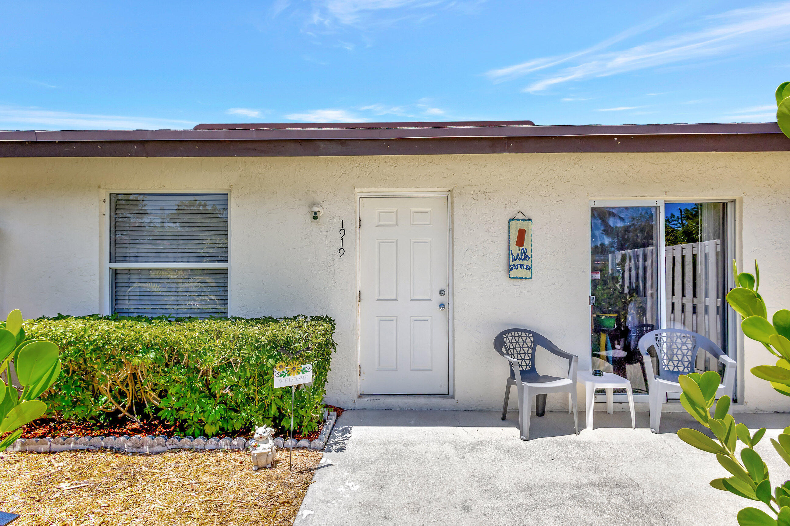 1919 Doffer Lane Juno Ridge, FL 33408 - Photo 4 of 24 20240523194712675237000000-o
