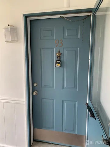 $369,900 | 93 Caitlin Court, Franklin Park, NJ 08823