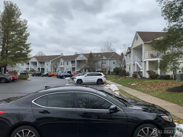 $369,900 | 93 Caitlin Court, Franklin Park, NJ 08823