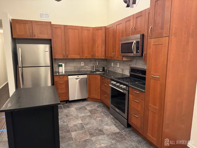 $369,900 | 93 Caitlin Court, Franklin Park, NJ 08823