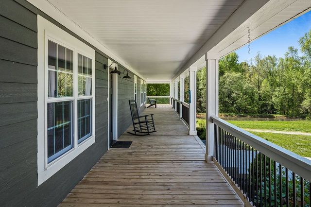 327 Cedar Lane Road Westminster, SC 29693 - Photo 10 of 48