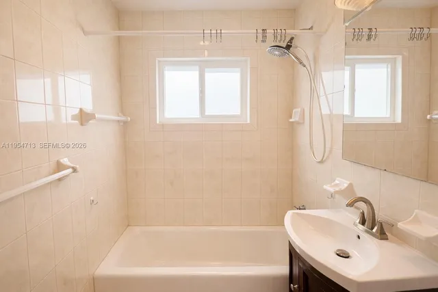 $3,500 | 7980 Southwest 37th Terrace, Unit 7980, Miami, FL 33155